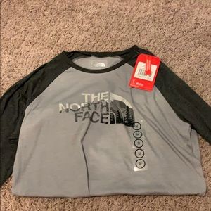 brand new north face baseball tee
